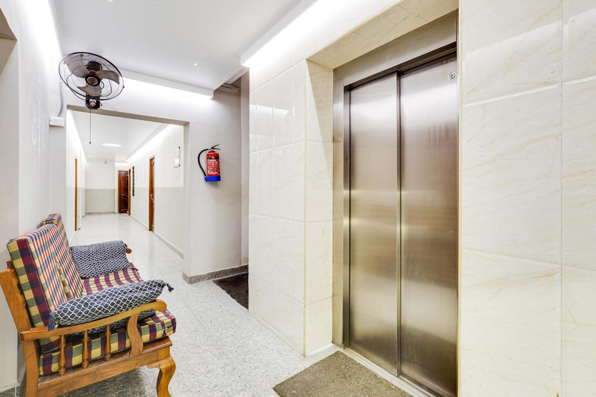 Super Hotel O White Town Formerly Seascape Residency Пондичерри Экстерьер фото