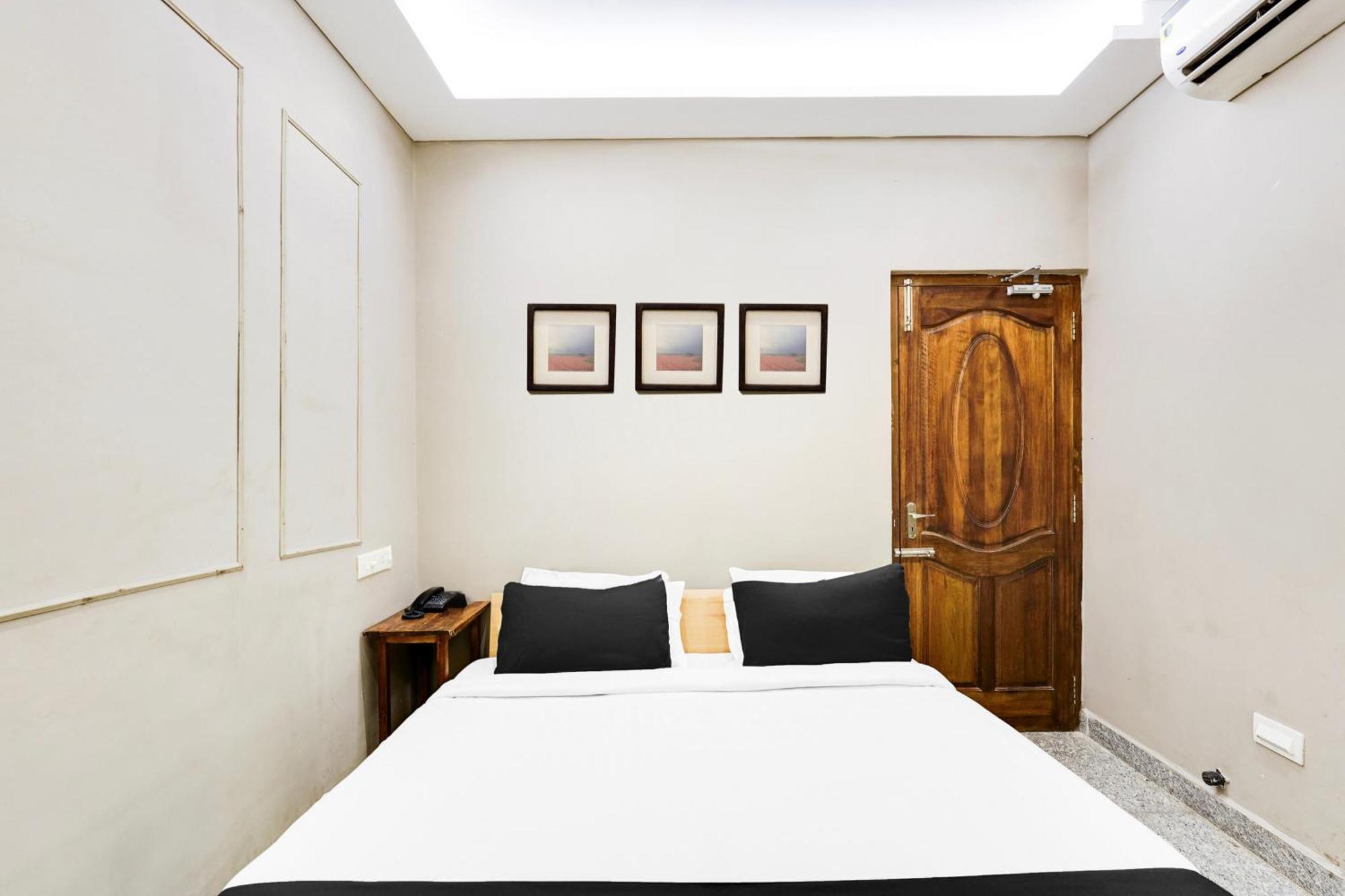 Super Hotel O White Town Formerly Seascape Residency Пондичерри Экстерьер фото