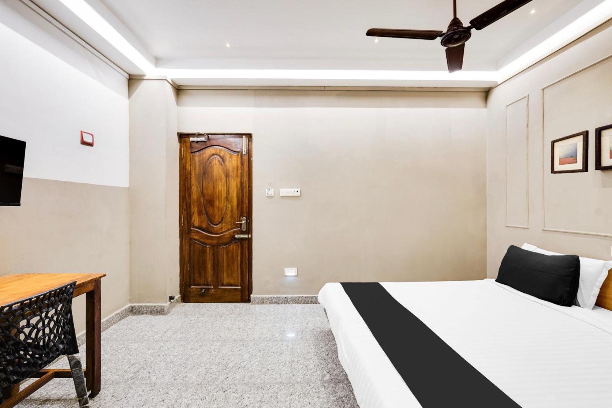 Super Hotel O White Town Formerly Seascape Residency Пондичерри Экстерьер фото
