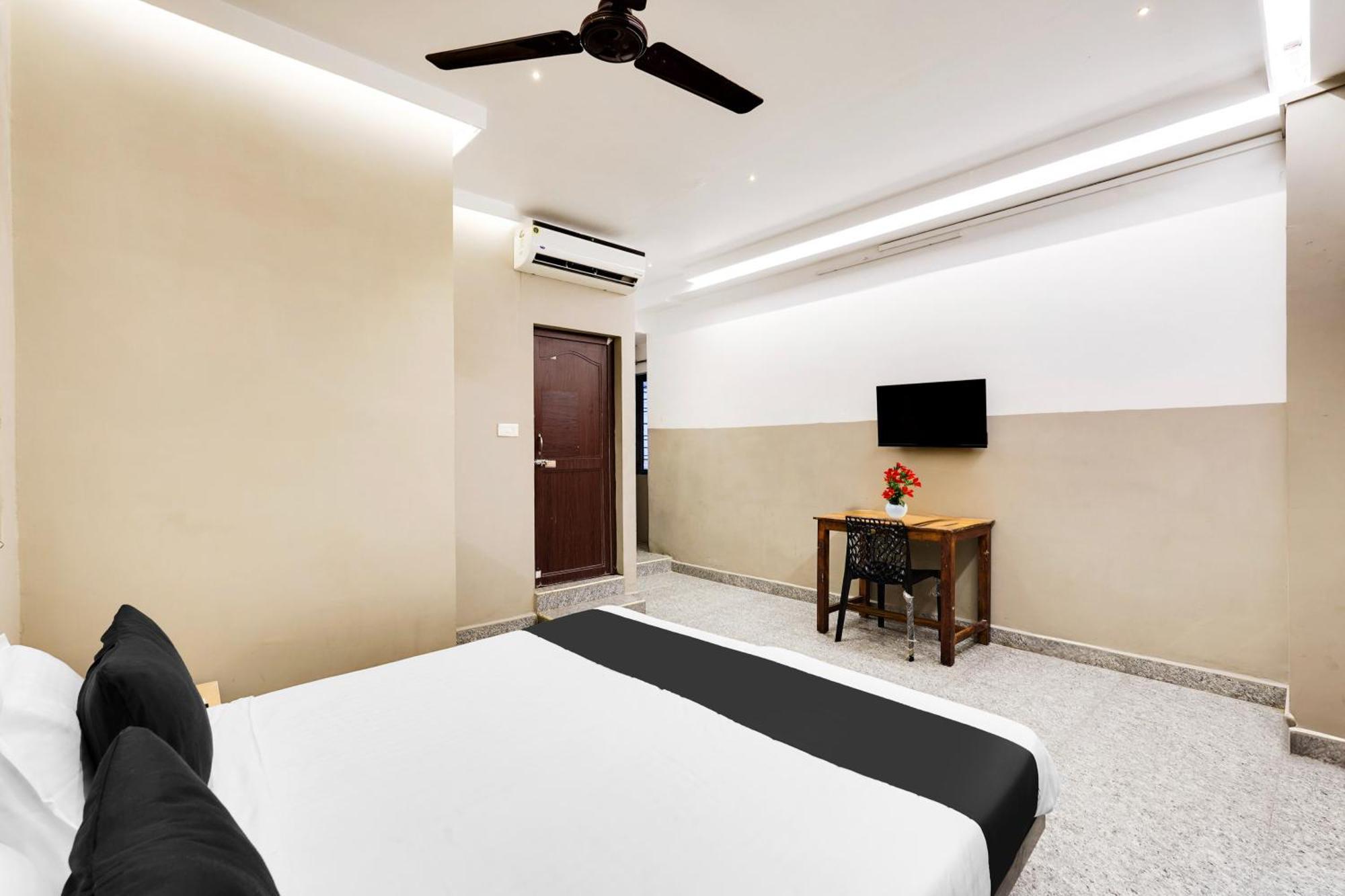 Super Hotel O White Town Formerly Seascape Residency Пондичерри Экстерьер фото
